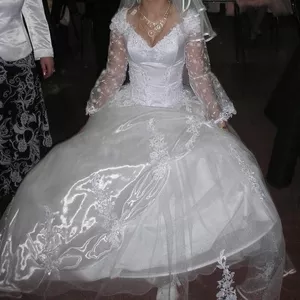 Продаётся изысканное свадебное платье!!! 